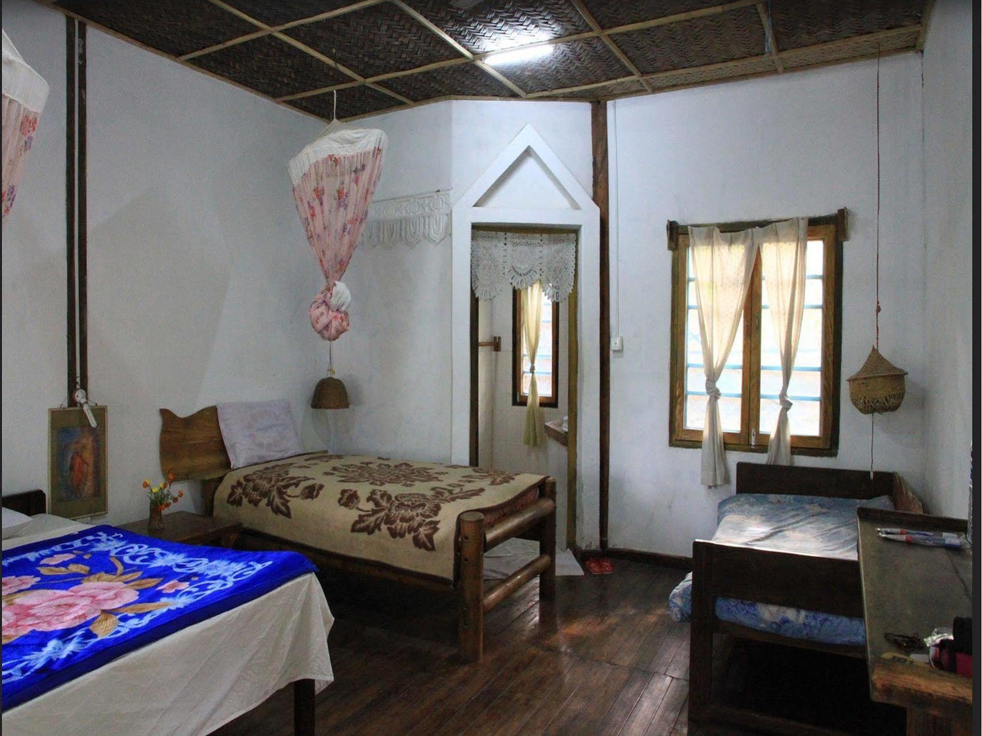Prince Hotell Mrauk-oo Exteriör bild